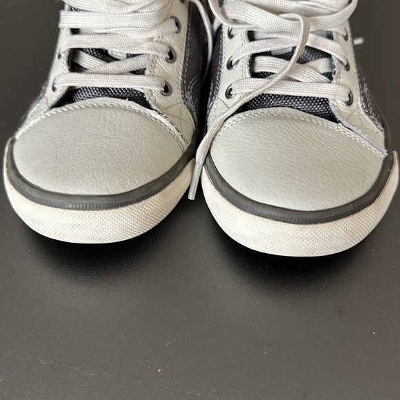 Boys Sketchers size 4 - Picture 7 of 7